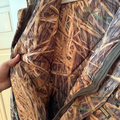 Sale Photo Thumbnail #1074: Thick & Heavy line Camo Coat by Mossy Oak in XL