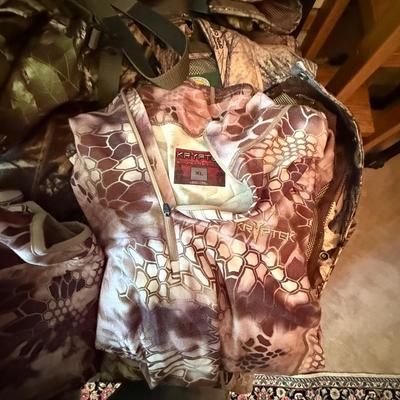 Sale Photo Thumbnail #1095: various size Camo Pants/Jackets/shirts/bags Etc