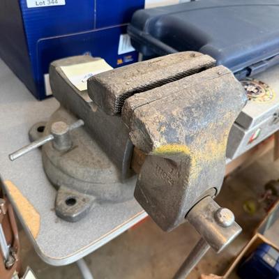 Sale Photo Thumbnail #1169: Very Large Steel Heavy Vise