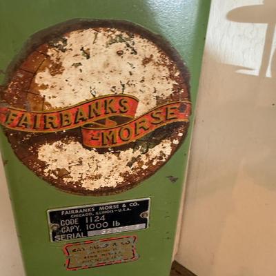 Sale Photo Thumbnail #1193: Nice Vtg. Fairbanks-Morse 1,000 lb Scale on wheels