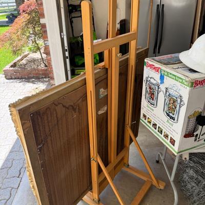 Sale Photo Thumbnail #1328: Large rolling Art Easel by Utrechete 