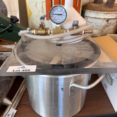 Sale Photo Thumbnail #1367: Vacuum Sealing Container w/gauge funnel