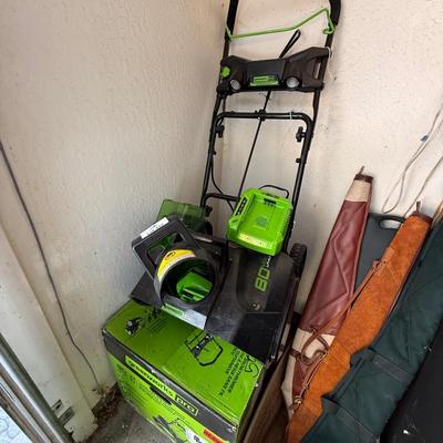 Sale Photo Thumbnail #1394: GreenWorx Pro 80V Snow Blower/charger/battery/bx
