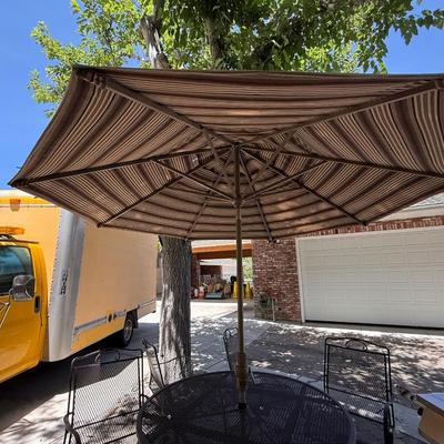 Sale Photo Thumbnail #1415: Metal outdoor Patio Set w/6 rocking chairs/umbrella