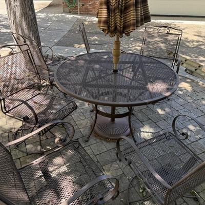 Sale Photo Thumbnail #1412: Metal outdoor Patio Set w/6 rocking chairs/umbrella