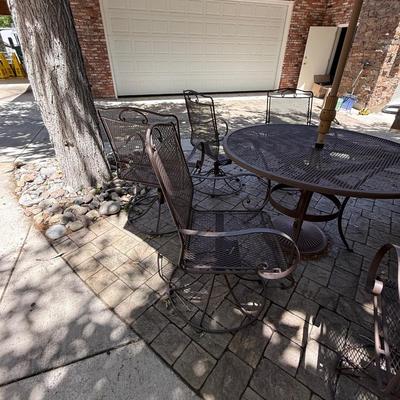 Sale Photo Thumbnail #1416: Metal outdoor Patio Set w/6 rocking chairs/umbrella