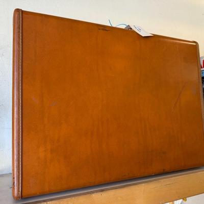 Sale Photo Thumbnail #1492: Vtg. Samsonite Brown Hard Suit Case