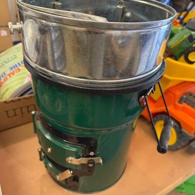 Sale Photo Thumbnail #1560: New looking StoveTec Portable Propane Stove & bag
