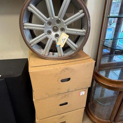 Sale Photo Thumbnail #1601: Set of 4 Range Rover 5 lug Wheels - 22” 10 Spoke