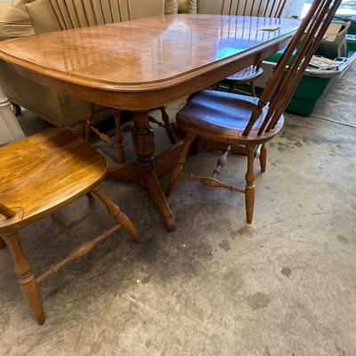 Sale Photo Thumbnail #1675: Vtg. Wood  35”w x 50”l Dining Set w/Leaf 4 Chairs
