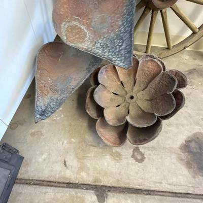 Sale Photo Thumbnail #1696: Nice 7’ Tall Copper Leaf shaped Water Feature