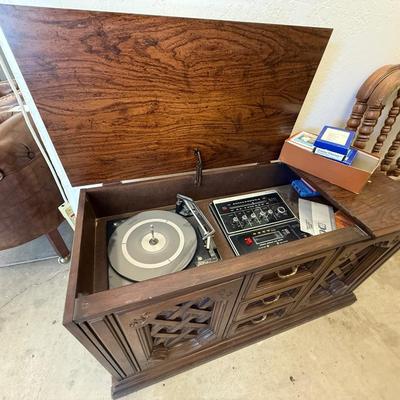 Sale Photo Thumbnail #1737: Vtg. Zenith Solid State Console Stereo 8 Track w/tapes