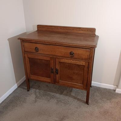 ANTIQUE WASHSTAND/SIDEBOARD W/DRAWER & CABINET ON CASTERS