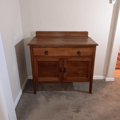 ANTIQUE WASHSTAND/SIDEBOARD W/DRAWER & CABINET ON CASTERS