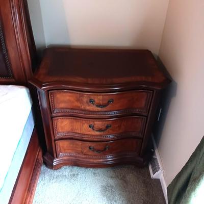 3 DRAWER NIGHT STAND W/FELT LINED TOP DRAWER