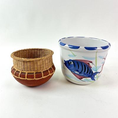 Sale Photo Thumbnail #1373: One has painted art, made in Italy
Fish pot measures: 7" high x 8" diameter
Wicker pot measures: 5.5" high x 7" diameter