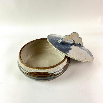 Sale Photo Thumbnail #1386: Measures: 7" high x 11" diameter