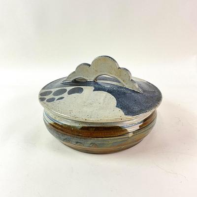 Sale Photo Thumbnail #1383: Measures: 7" high x 11" diameter