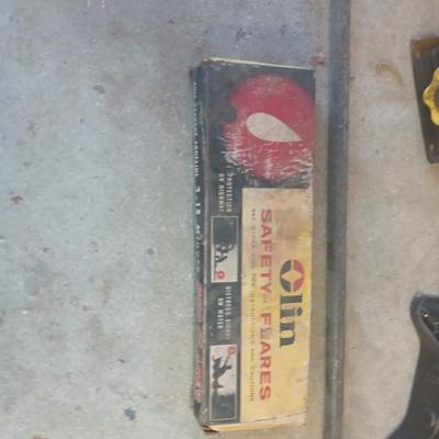 Auto Jack & Safety Gear Lot – Jacks, Flares, Tire Iron