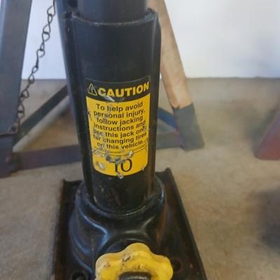 Auto Jack & Safety Gear Lot – Jacks, Flares, Tire Iron