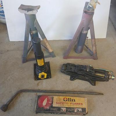 Auto Jack & Safety Gear Lot – Jacks, Flares, Tire Iron