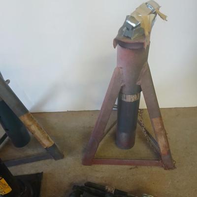 Auto Jack & Safety Gear Lot – Jacks, Flares, Tire Iron