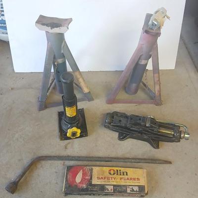 Auto Jack & Safety Gear Lot – Jacks, Flares, Tire Iron
