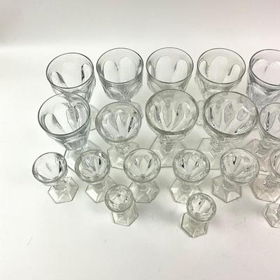 Sale Photo Thumbnail #1417: Comes with various sized glasses
Smallest glass: 4" high x 2" diameter
Largest glass: 6.5" high x 3.5" diameter