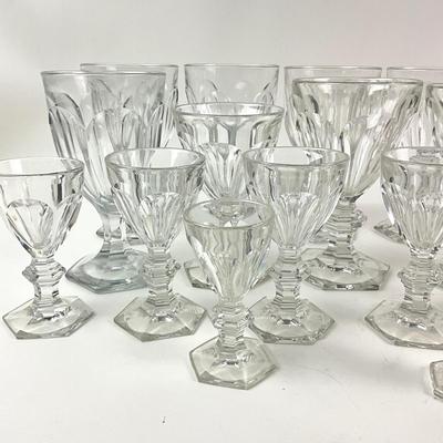 Sale Photo Thumbnail #1415: Comes with various sized glasses
Smallest glass: 4" high x 2" diameter
Largest glass: 6.5" high x 3.5" diameter