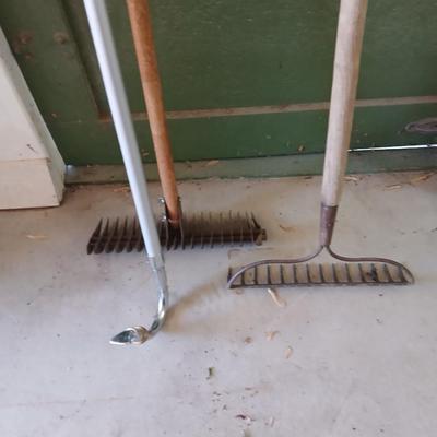 Gutter Cleaning Wand & Garden Rake Lot – Outdoor Yard Tools