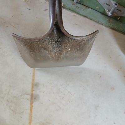 Heavy-Duty Digging Tools Lot – Shovels & Tamper – Yard & Landscaping