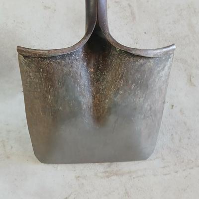 Heavy-Duty Digging Tools Lot – Shovels & Tamper – Yard & Landscaping