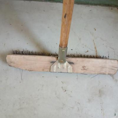 Yard Maintenance Lot – Corded Grass Trimmer, Push Broom, .095 Trimmer Line