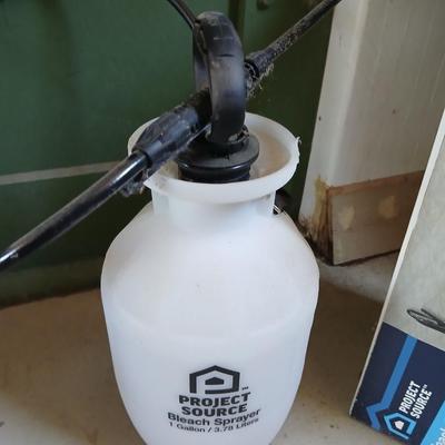 Yard Tool Lot – Electric Hedge Trimmer, 1-Gal Sprayer, Gloves