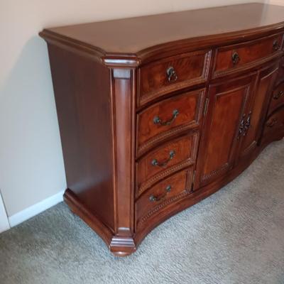 12 DRAWER DRESSER W/FELT LINED TOP DRAWERS & A BEVELED MATCHING MIRROR