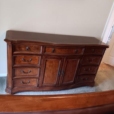 12 DRAWER DRESSER W/FELT LINED TOP DRAWERS & A BEVELED MATCHING MIRROR