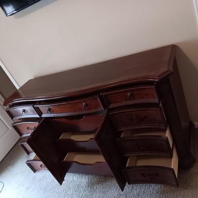 12 DRAWER DRESSER W/FELT LINED TOP DRAWERS & A BEVELED MATCHING MIRROR