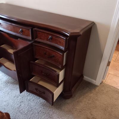 12 DRAWER DRESSER W/FELT LINED TOP DRAWERS & A BEVELED MATCHING MIRROR