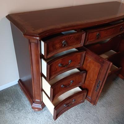 12 DRAWER DRESSER W/FELT LINED TOP DRAWERS & A BEVELED MATCHING MIRROR