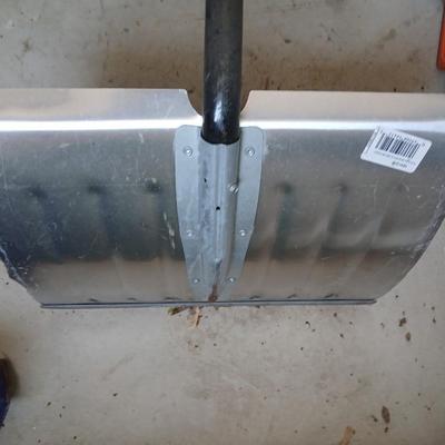 Heavy-Duty Snow Shovels – Arctic Blast & Yukon – Metal Blades