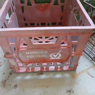 Vintage Milk Crates Lot – Dairy Fresh, Marigold Foods, Wire Bottle Carrier