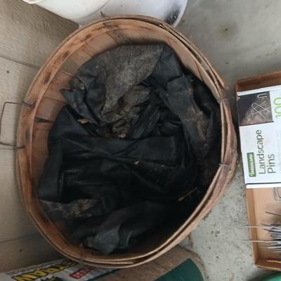 Garden & Landscaping Lot – EZ Straw, Hose, Landscape Pins, Hangers & More