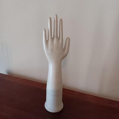 1890 GLAZED PORCELAIN GLOVE MOLD/RING DISPLAY OR HOLDER SIZE SMALL