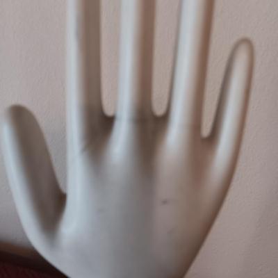 1890 GLAZED PORCELAIN GLOVE MOLD/RING DISPLAY OR HOLDER SIZE SMALL