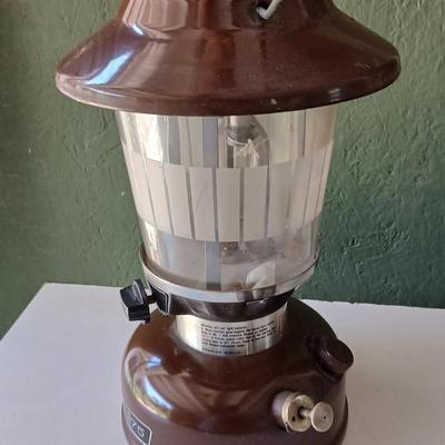 Vintage Coleman Model 275 Lantern – Brown