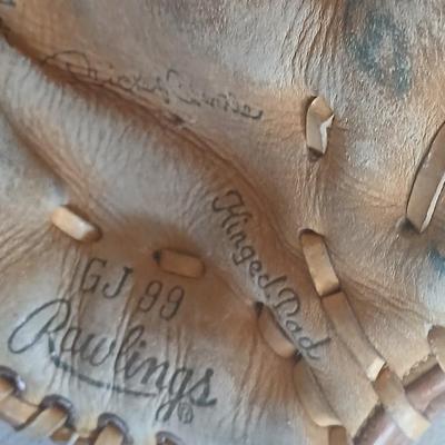 2 Vintage Leather Baseball Gloves – HOLDSTER & U-CATED HEEL