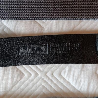 HARLEY DAVIDSON LEATHER BELT (38) STURGIS AND V-NECK TSHIRTS (XL)