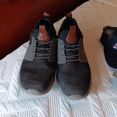FLOJOS AND SKECHERS MEN'S SHOES, BALL CAPS AND XL TSHIRTS
