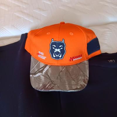 MEN'S SHIRTS (XL), BALL CAPS & BELT (38)