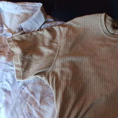 MEN'S SHIRTS (XL), BALL CAPS & BELT (38)